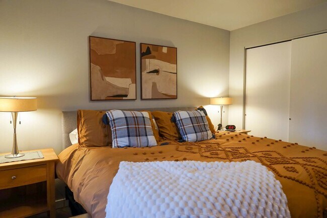 Building Photo - First Time on the Market