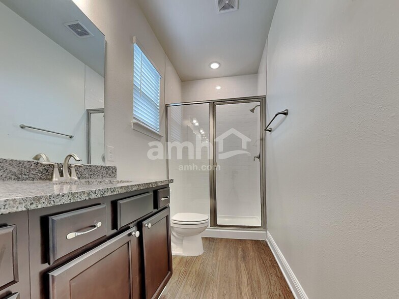 Building Photo - 1355 Celery Ave