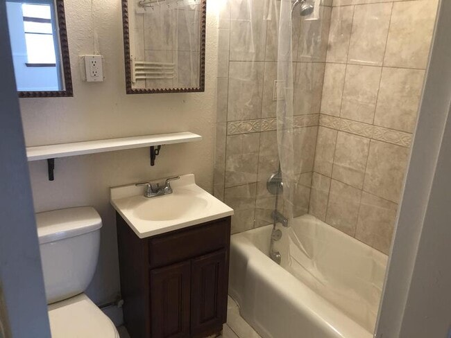 Building Photo - 311 W Ashley St