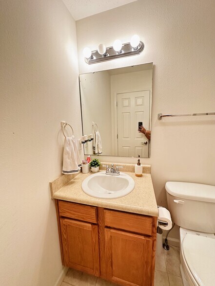 Building Photo - 3003 Remington Dr