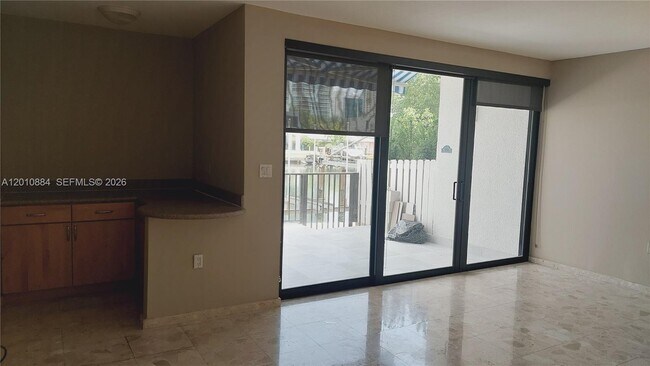 Building Photo - 255 Poinciana Island Dr