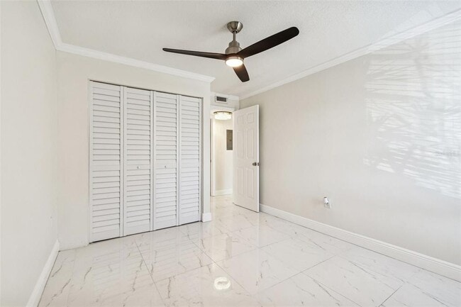 Building Photo - 2302 S Manhattan Ave