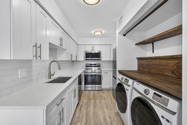 Building Photo - 9746 Nickels Blvd