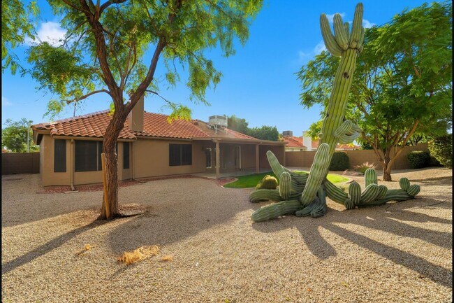 Building Photo - Beautiful 3 Bed/ 2.5 Bath Scottsdale Home I Near Kierland - Prime Location
