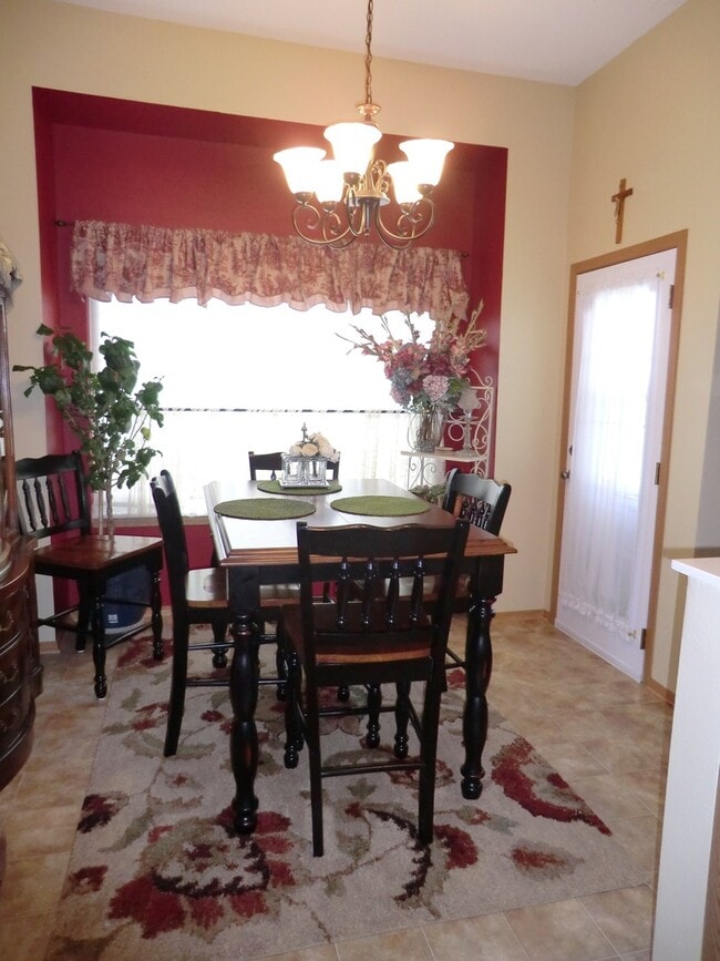 Building Photo - Lovely Duplex in 55+ Community