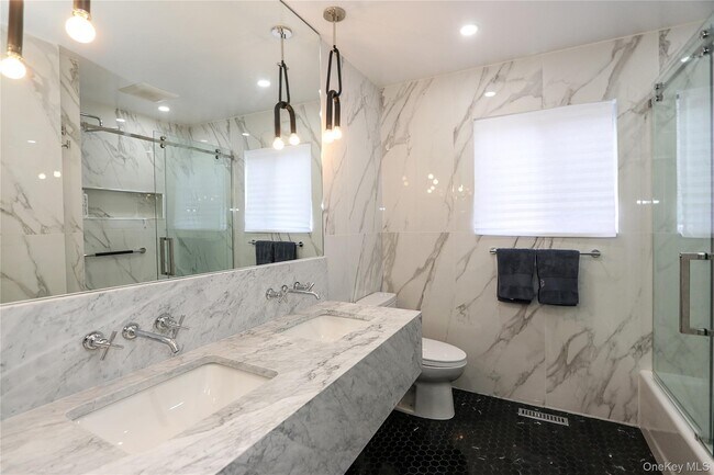 Building Photo - 35 Old Pond Rd