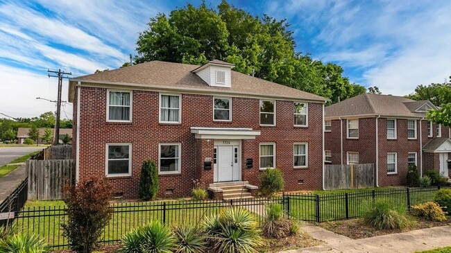 Building Photo - 1724 W 19th St