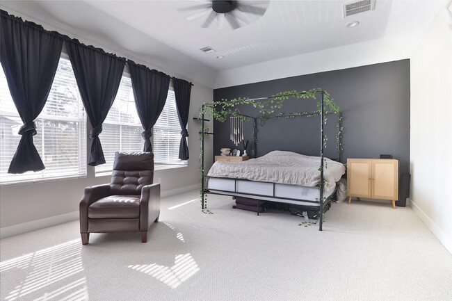 Building Photo - 712 Pinemont Cyn Ln