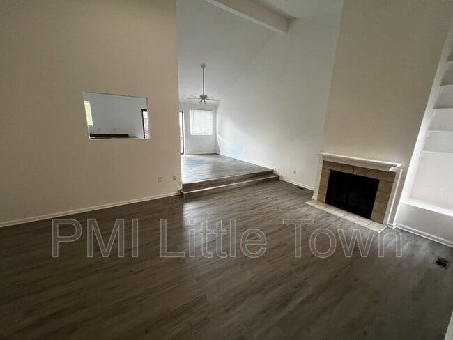 Building Photo - 2969 W Rowland Pl