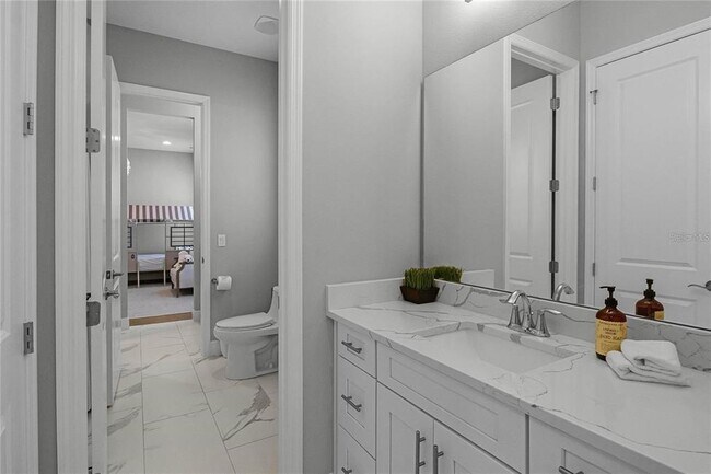 Building Photo - 1118 Estancia Wds Lp