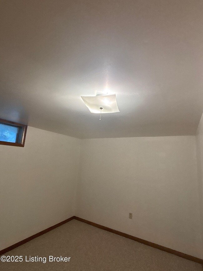 Building Photo - 1305 Abbeywood Rd