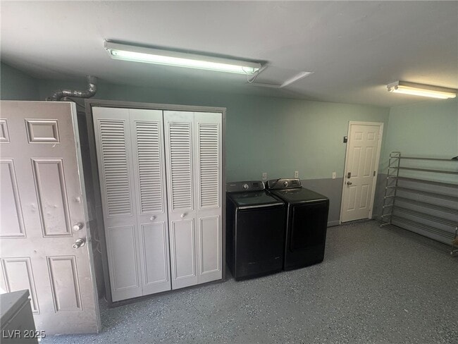 Building Photo - 6224 Miraloma St