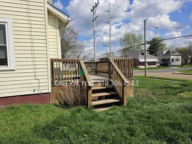 Building Photo - 1717 Bedford Ave SW