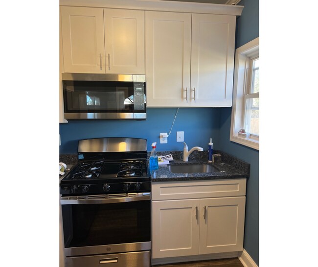 Building Photo - 3010 Virginia Ave