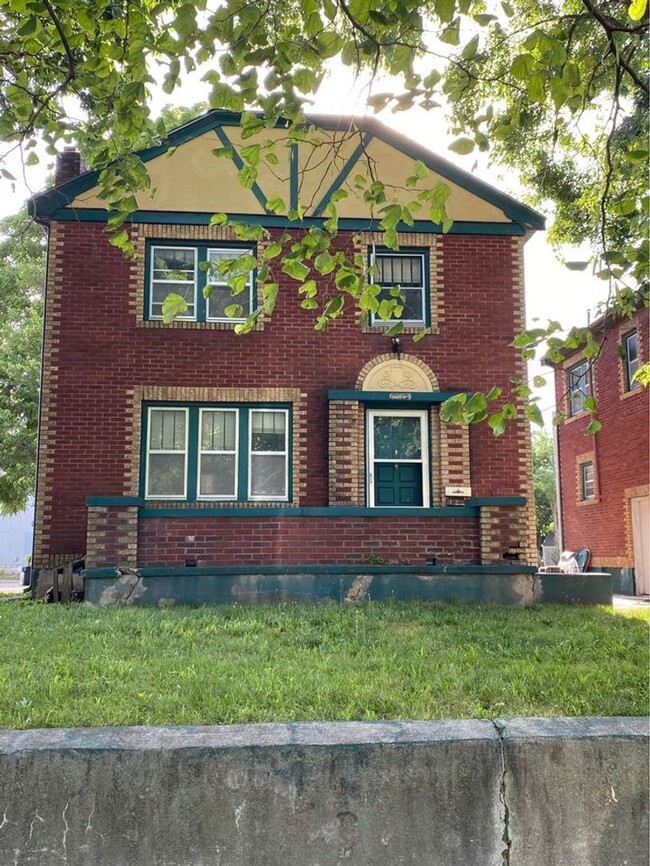 Primary Photo - 3 bedroom/1 bath house