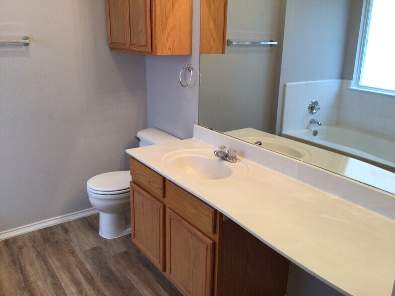 Building Photo - 4809 Madyson Ridge Dr