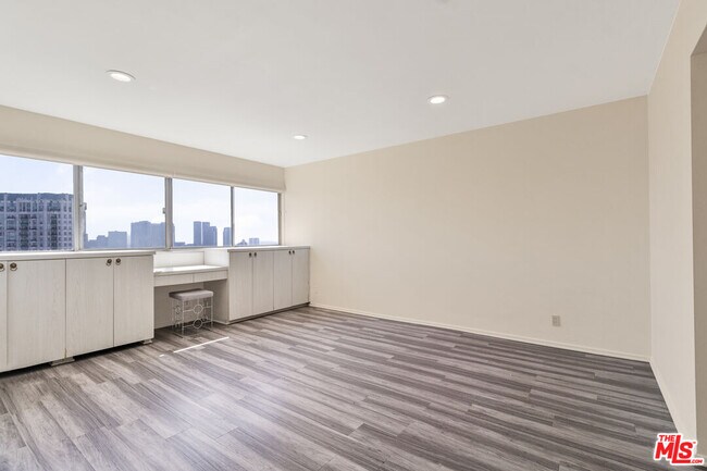 Building Photo - 10701 Wilshire Blvd