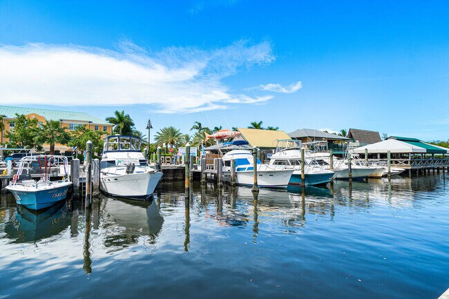 Building Photo - 700 E Boynton Beach Blvd