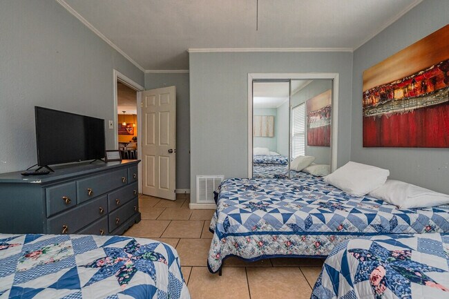 Building Photo - 1131 S 8th St