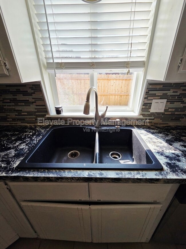 Building Photo - 2625 Patti Pl