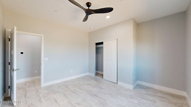 Building Photo - 7095 W Los Reales Rd