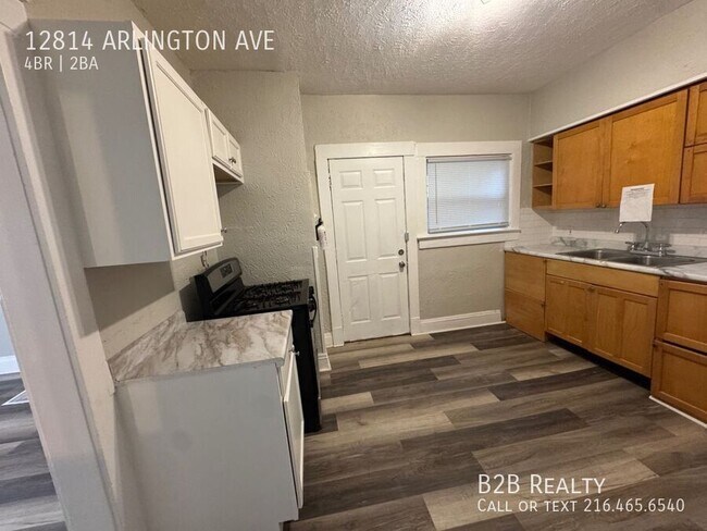 Building Photo - 12814 Arlington Ave