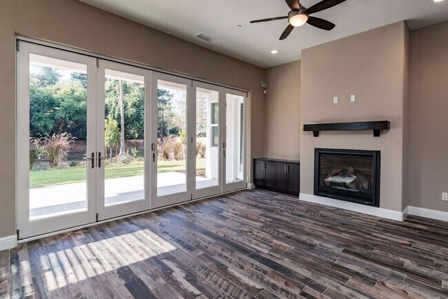 Building Photo - Custom Granville Built Home for Rent in Ol...