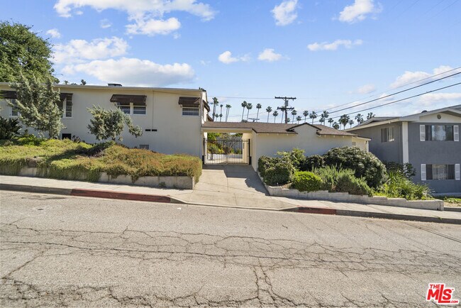 Building Photo - 100 E Kenneth Rd