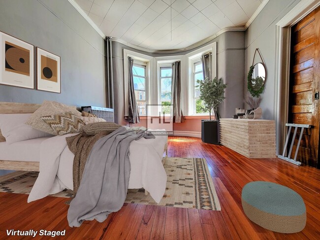 Building Photo - 70 AVENUE