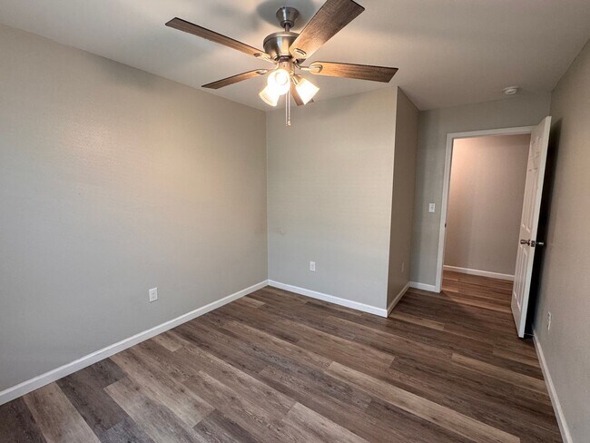 Building Photo - 4120 W 56th Pl