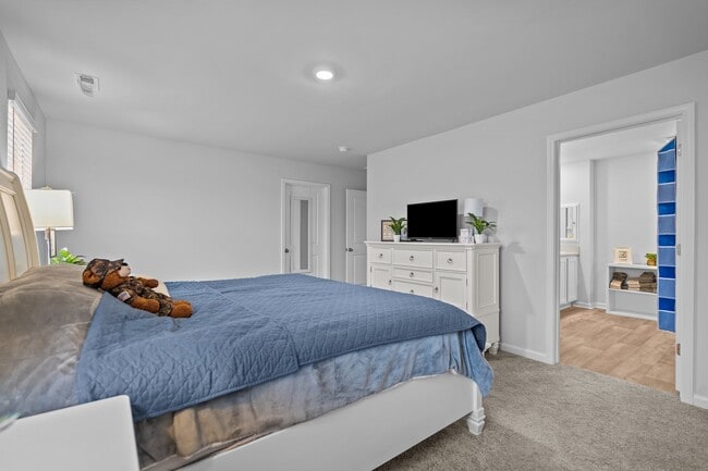 Building Photo - 402 Folkstone Rd