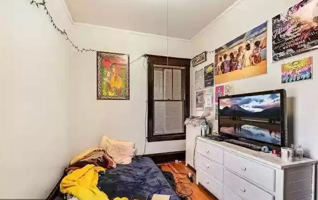 Building Photo - 3951 42nd Ave S