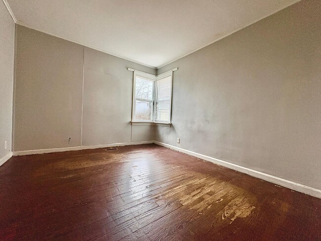 Building Photo - 3013 S Michigan St