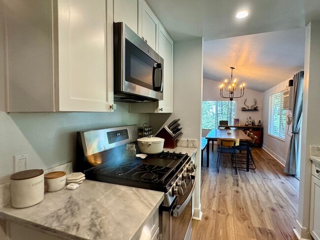 Building Photo - 4425 Sierra Springs Dr