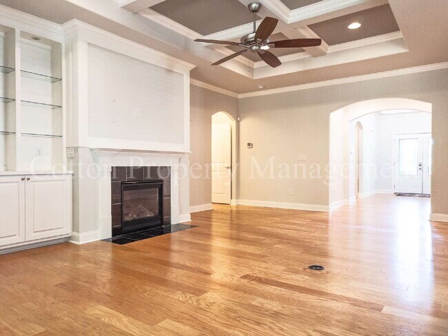 Building Photo - 633 Jenoa Dr