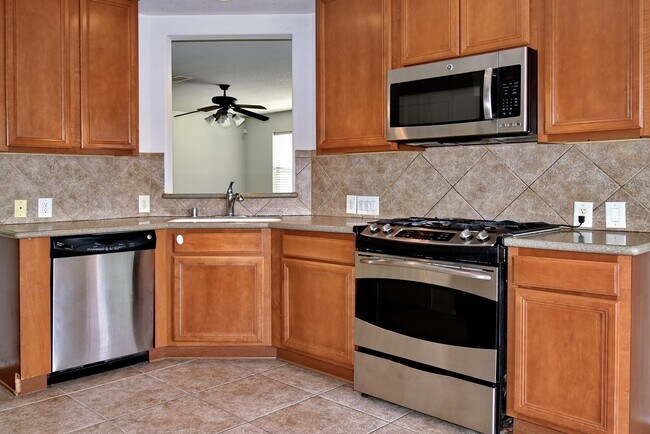 Building Photo - 13600 Breton Ridge St