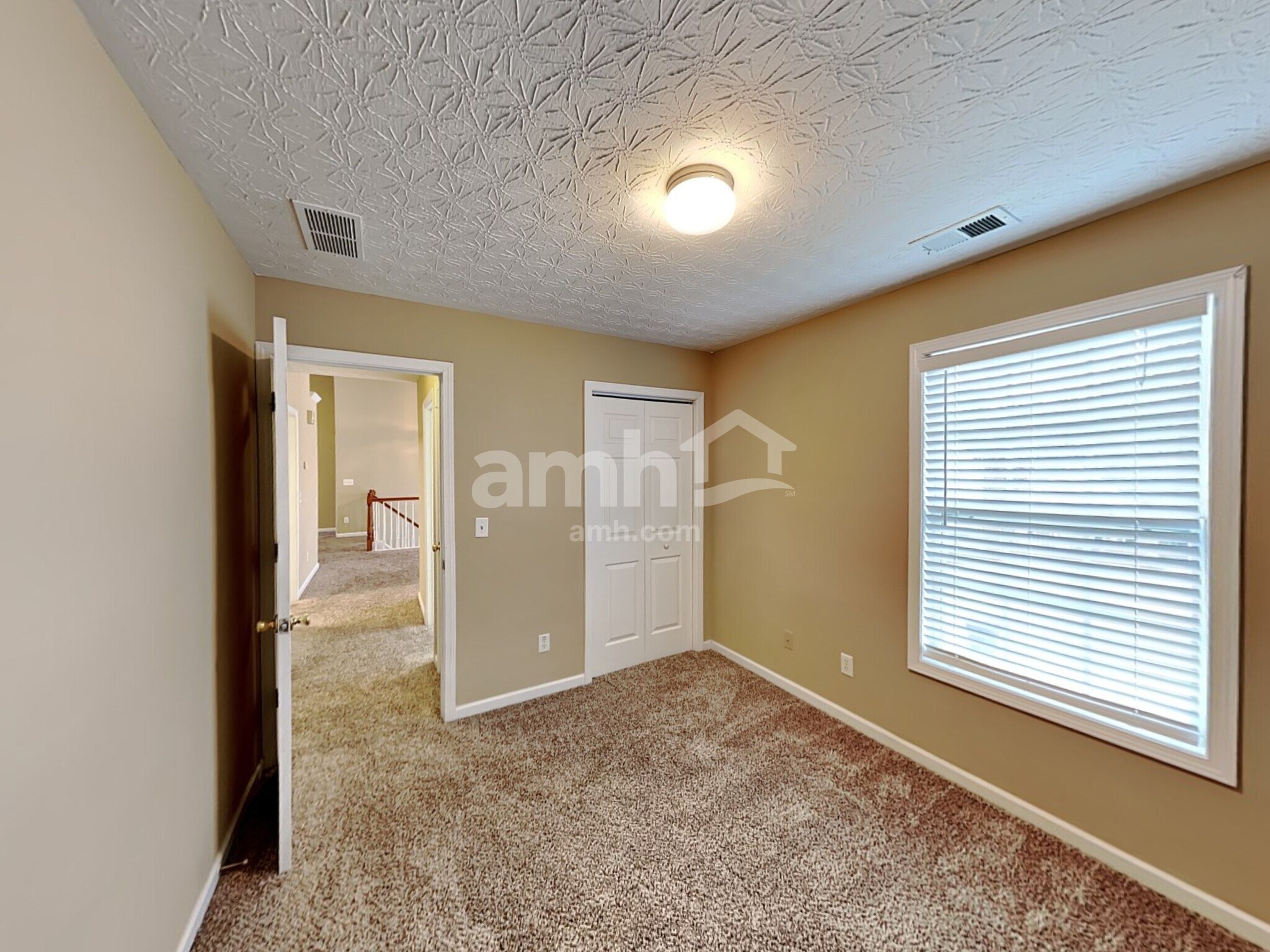 Building Photo - 123 W Skyline Vw