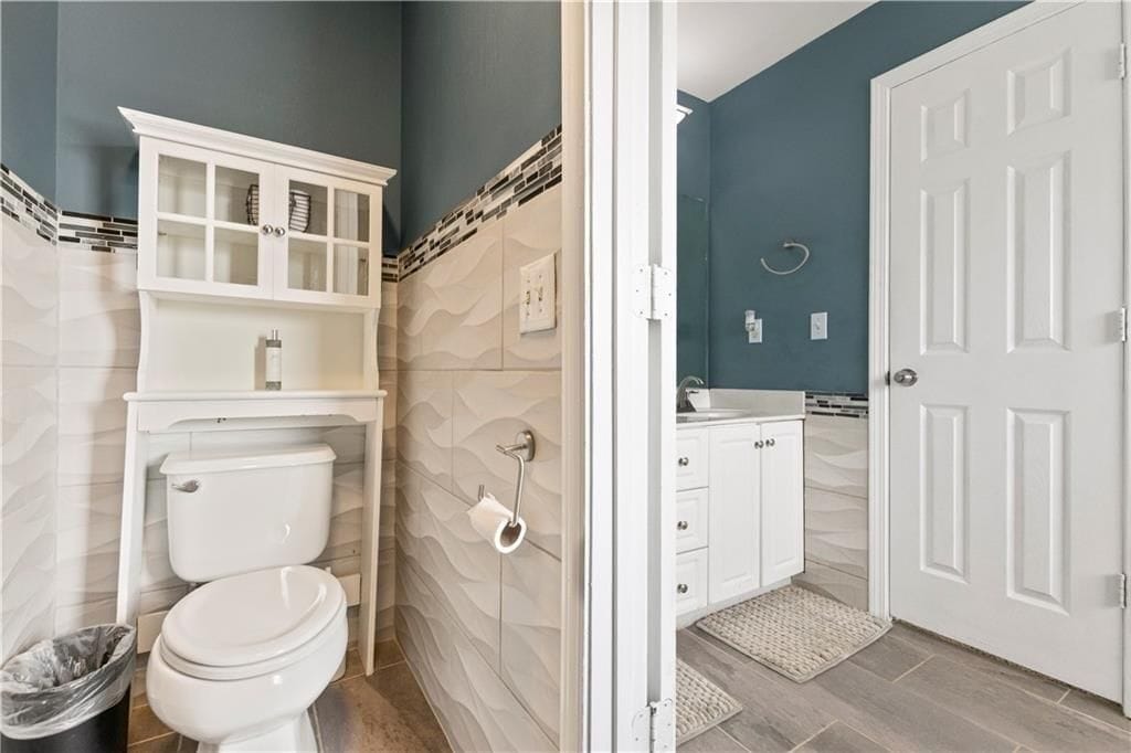 Building Photo - 2437 Pondside Pl NE