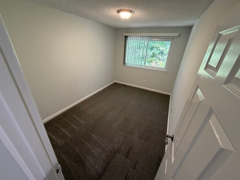 Building Photo - 232 Springmeadow Dr