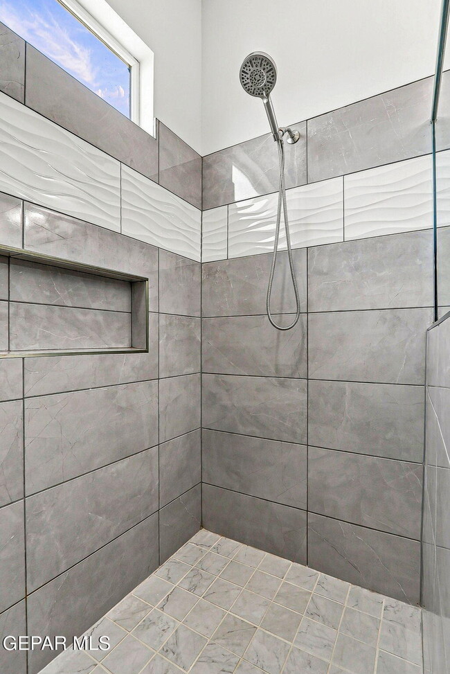 Building Photo - 13868 Paseo de Loma Ct