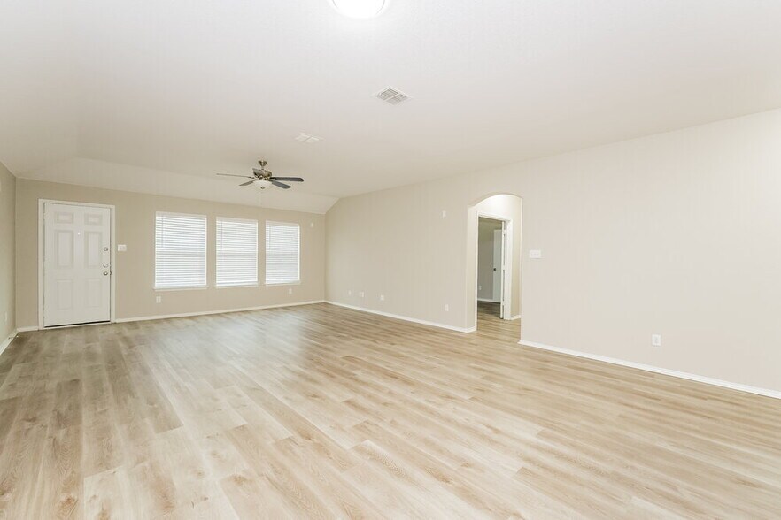 Building Photo - 3737 Sapphire St