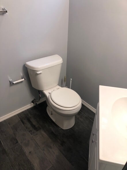 Building Photo - 4837 Grove St