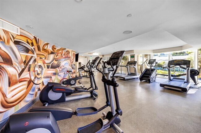 Building Photo - 17555 Collins Ave