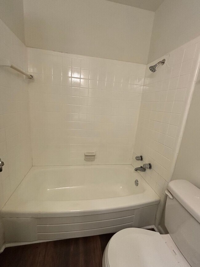 Building Photo - 27 Meldia Dr