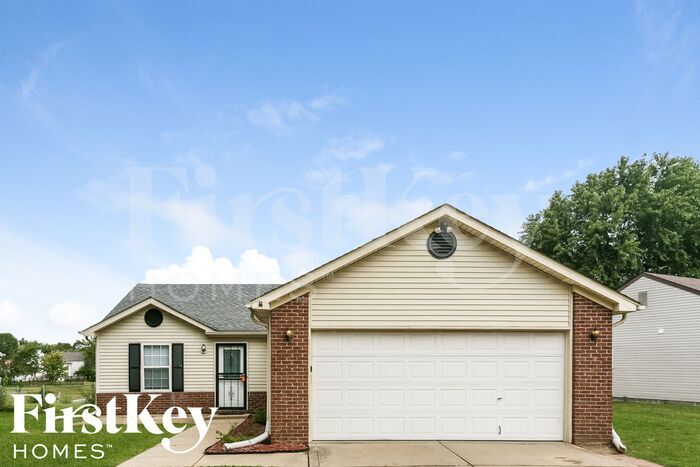 Primary Photo - 11044 Leo Dr