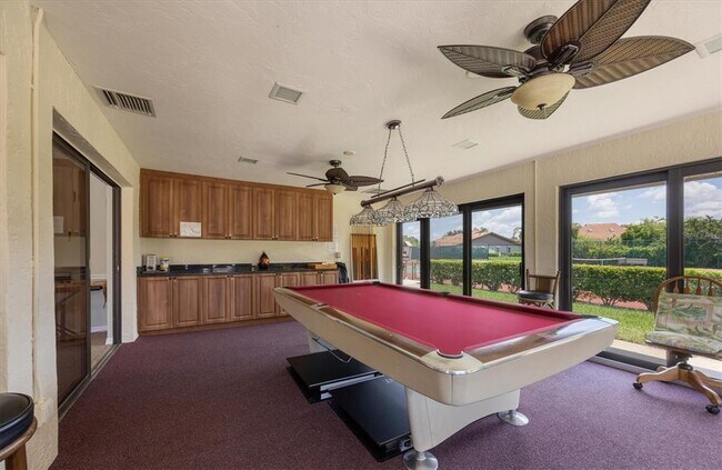 Building Photo - 3946 Wilshire Cir E