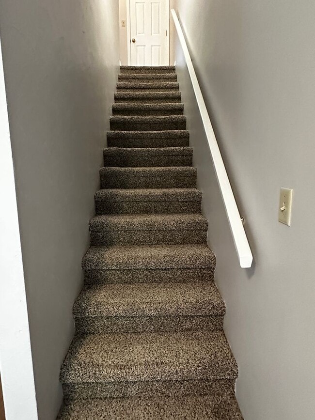 Building Photo - 2 Bedroom/2.5 Bath in Lyn Mar Downs