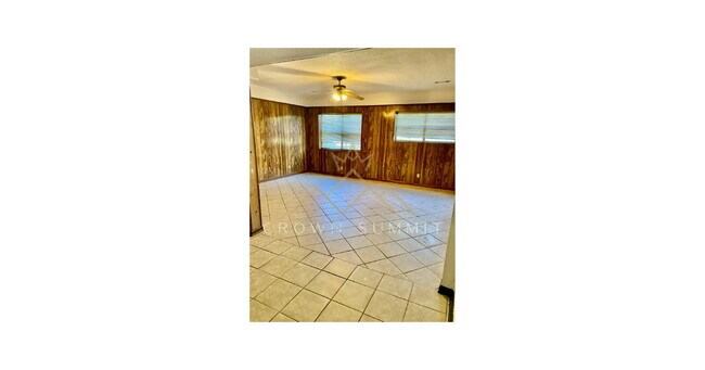 Building Photo - Beautifully Renovated 3BR, 1.5 Bath Home Ready for Move-In