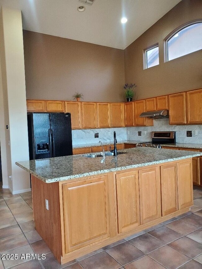 Building Photo - 8032 W Vía Del Sol