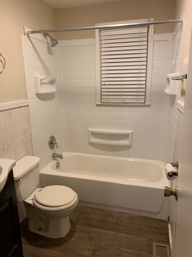 Building Photo - Coming soon! 3 bed house!! Stainless Steel...